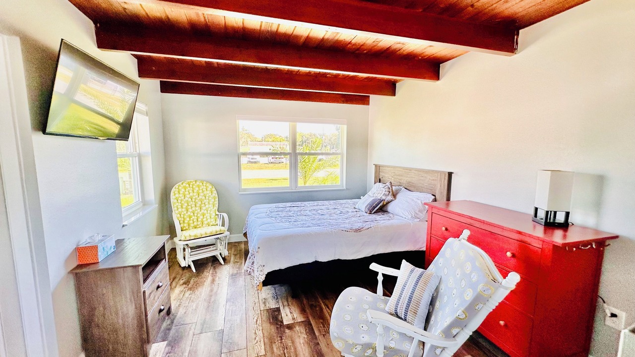 Photo of Bedroom in Tavares