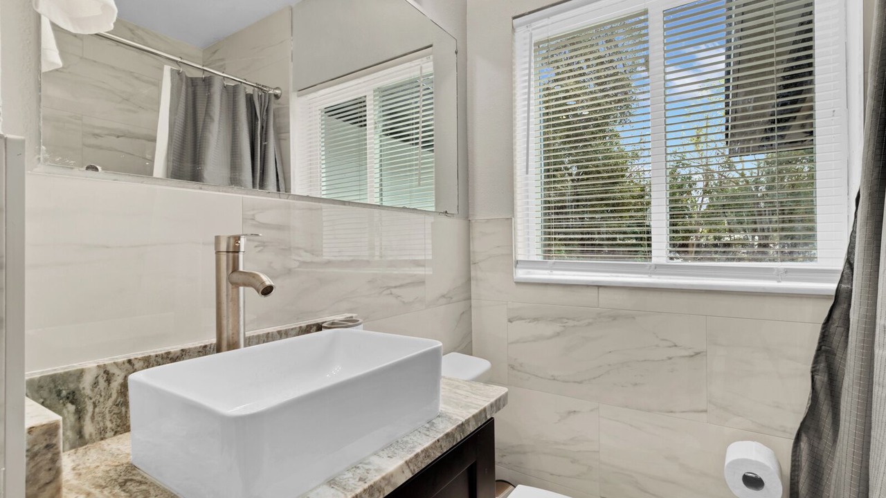 Photo of Bathroom in Azalea Park