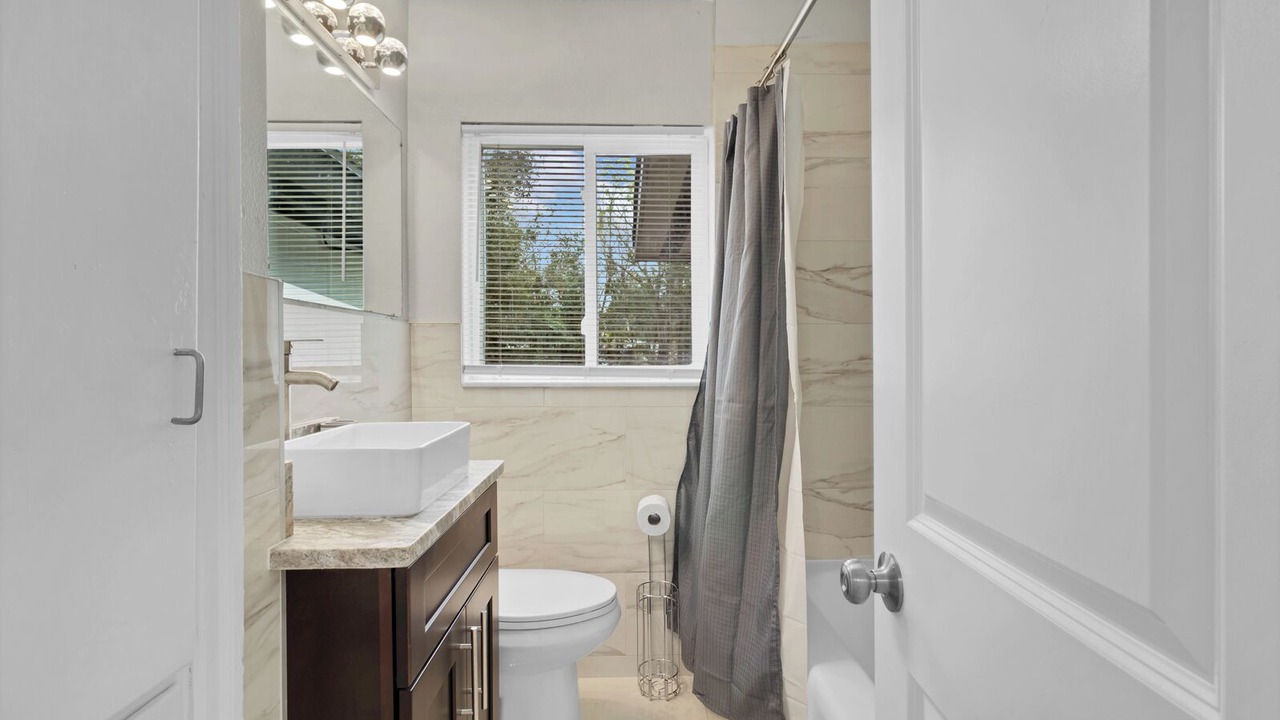 Photo of Bathroom in Azalea Park