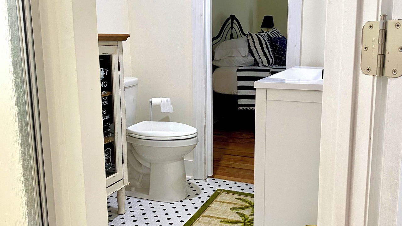 Photo of Bathroom in Yankeetown