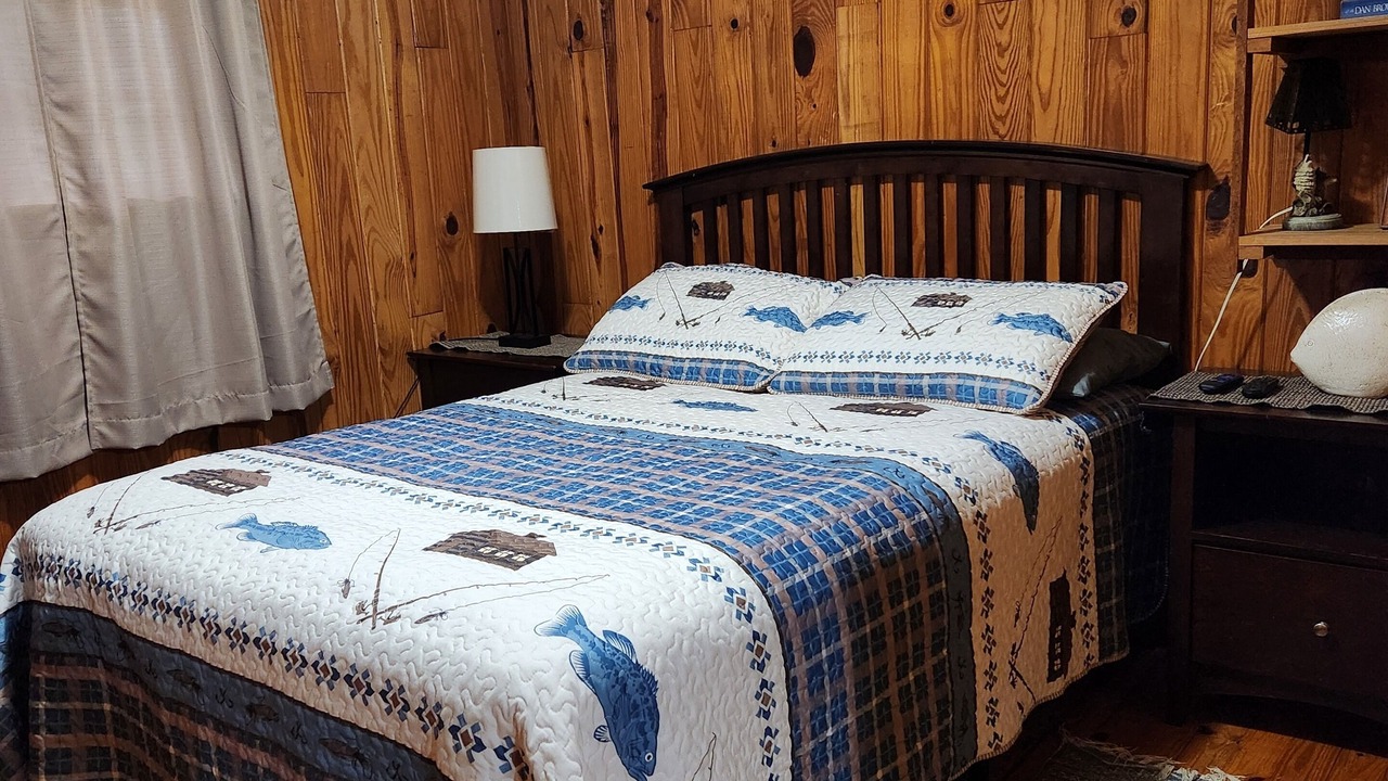 Photo of Bedroom in Steinhatchee