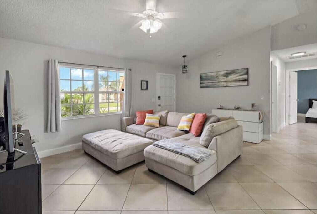 Photo of Livingroom in Interchange Square