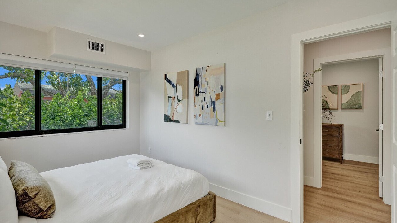 Photo of Bedroom in Biscayne Park