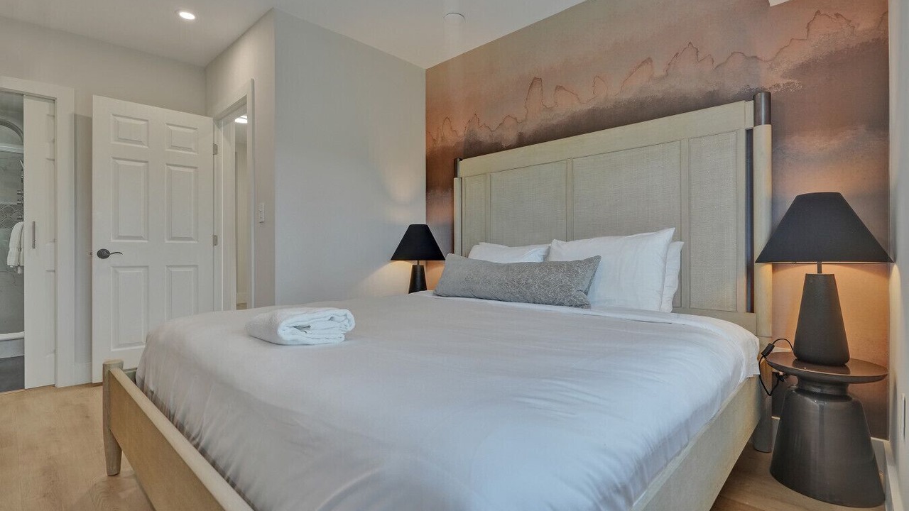 Photo of Bedroom in Biscayne Park