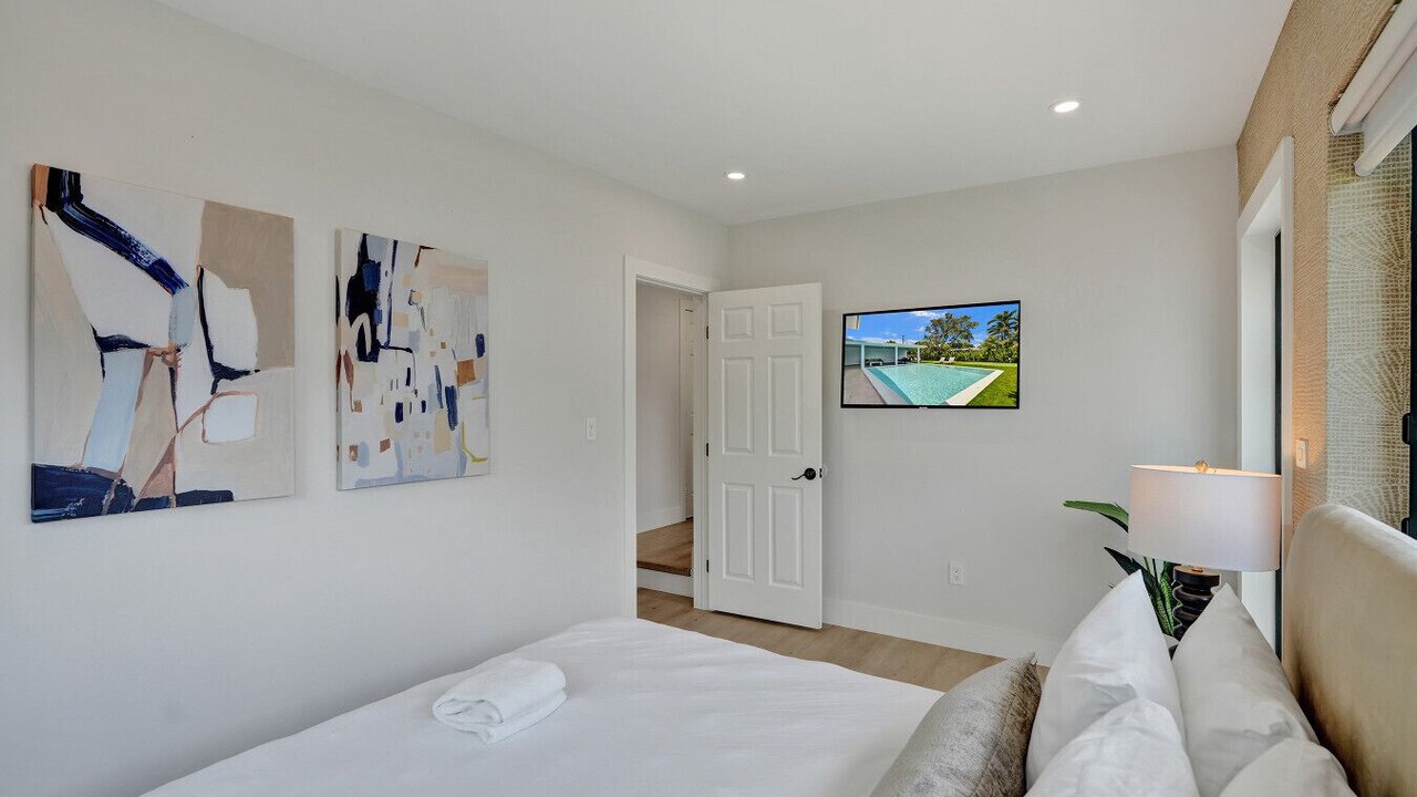 Photo of Bedroom in Biscayne Park