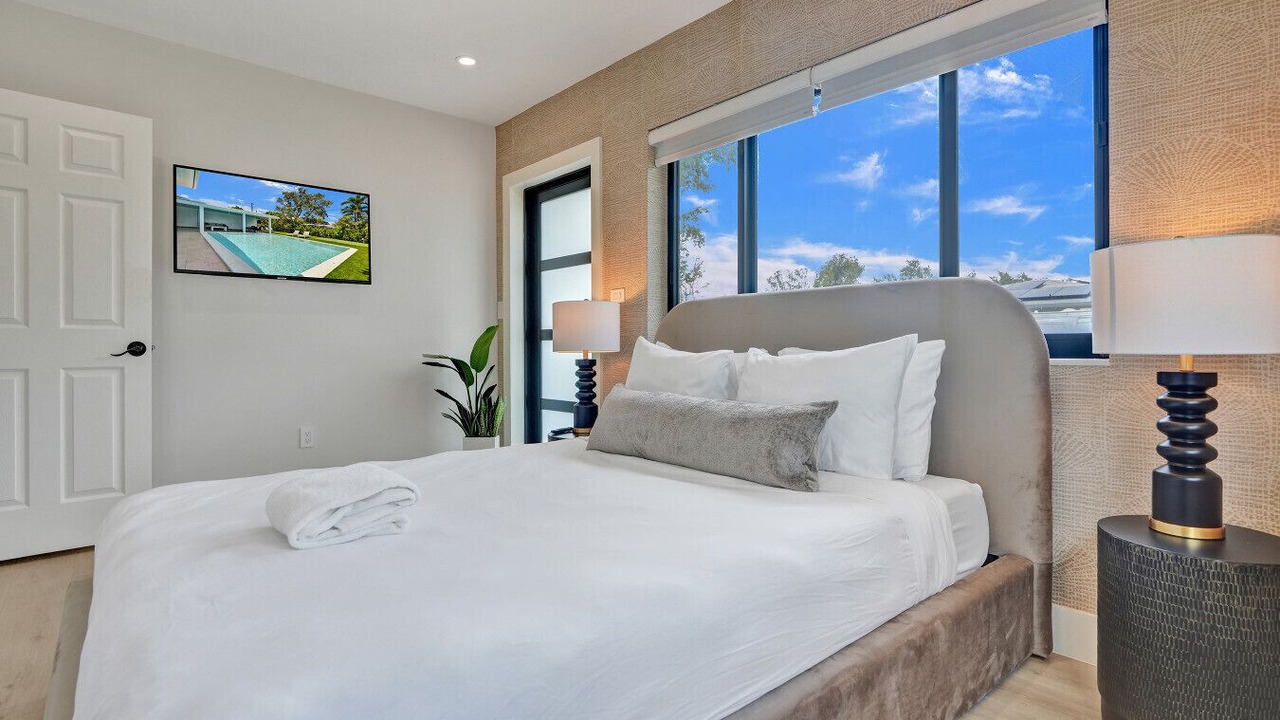 Photo of Bedroom in Biscayne Park