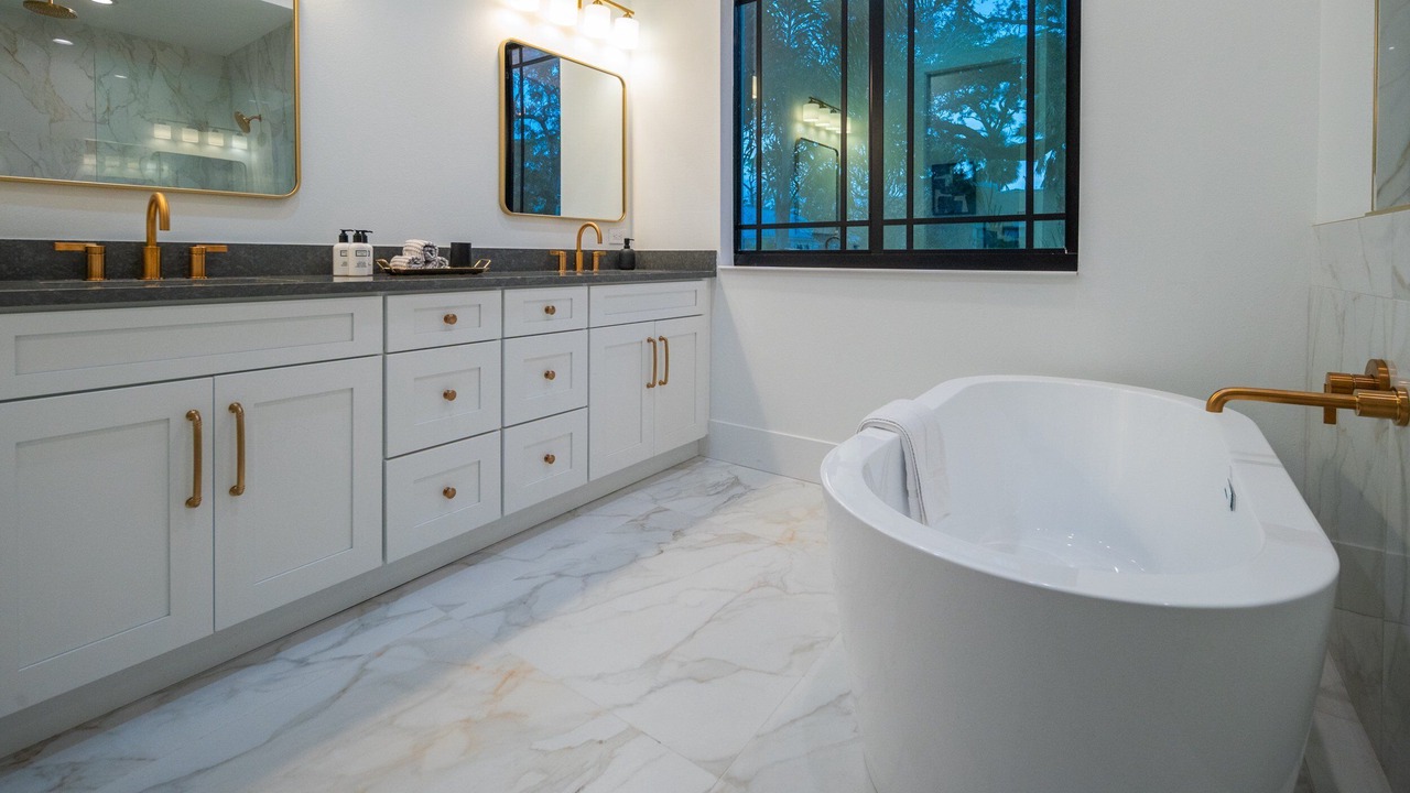 Photo of Bathroom in Arlington Park