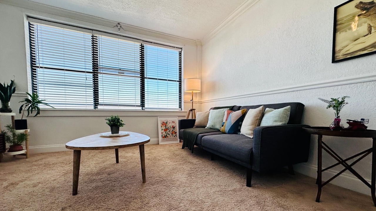 Photo of Livingroom in Downtown Jacksonville