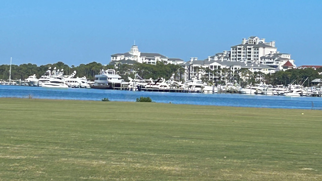 Photo of Others in Baytowne Wharf