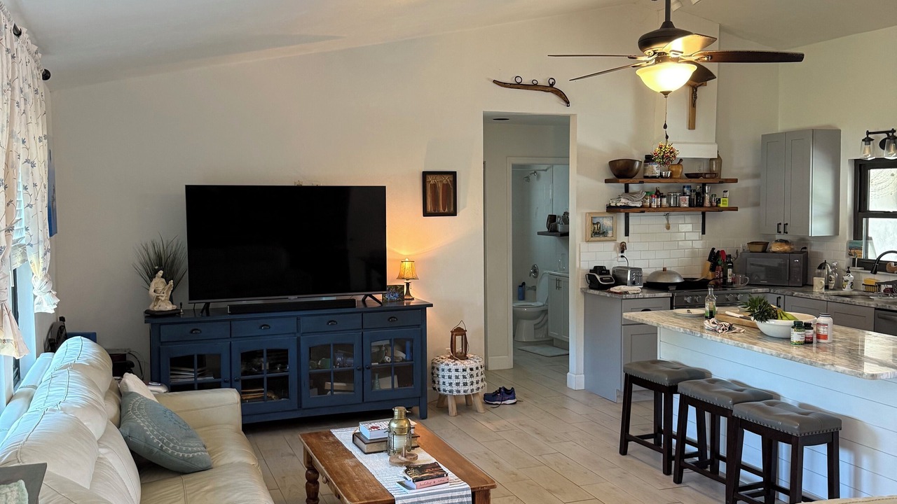 Photo of Livingroom in Pine Island Center