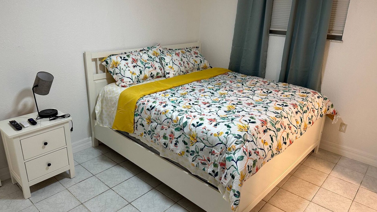 Photo of Bedroom in Oak Ridge