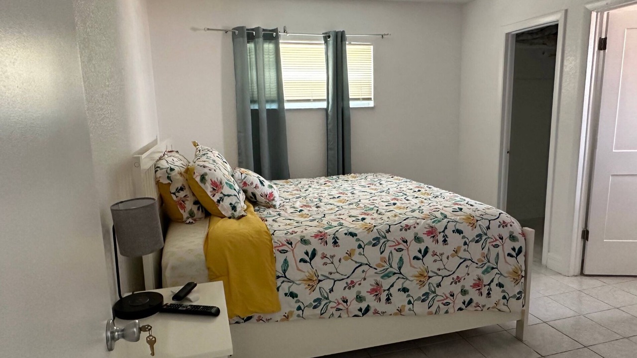 Photo of Bedroom in Oak Ridge
