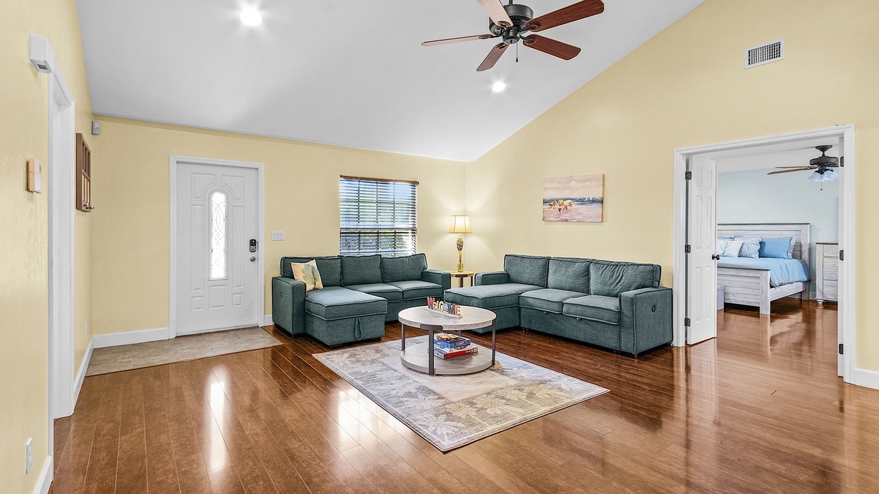 Photo of Livingroom in Bokeelia