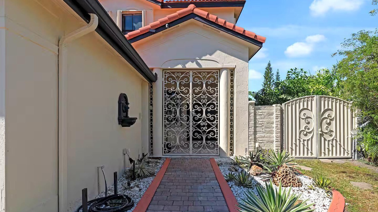Photo of Outdoor in Tamiami