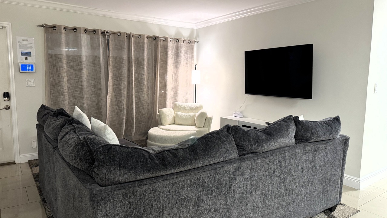 Photo of Bedroom in Pompano Beach