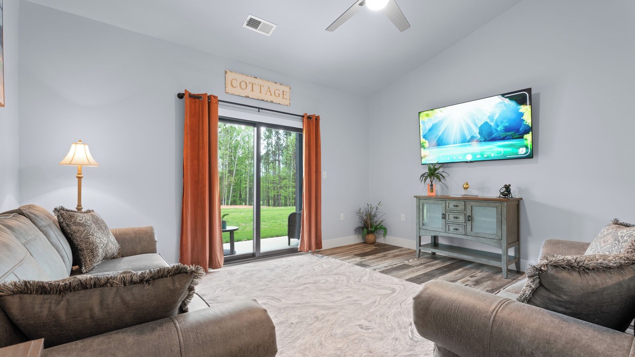 Photo of Livingroom in Inman