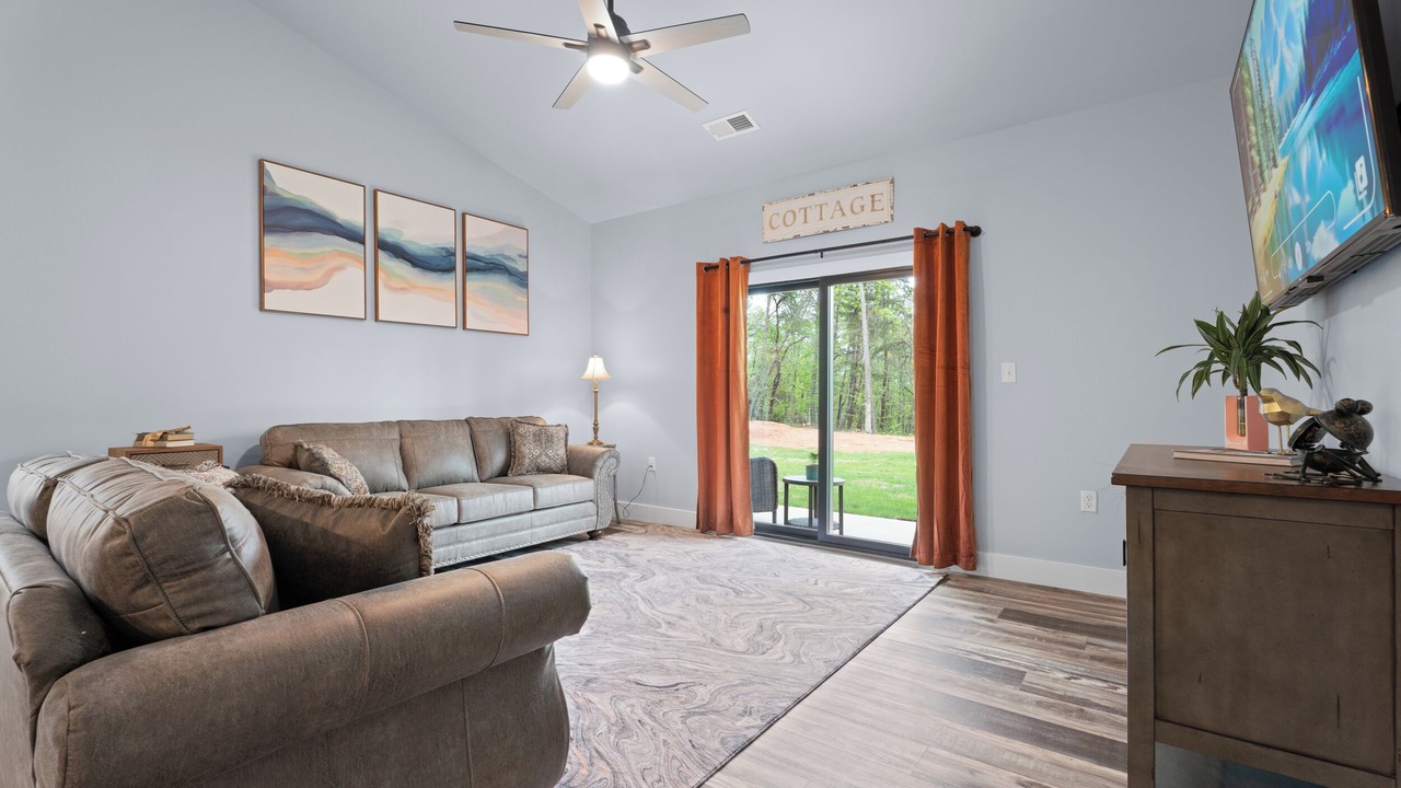 Photo of Livingroom in Inman