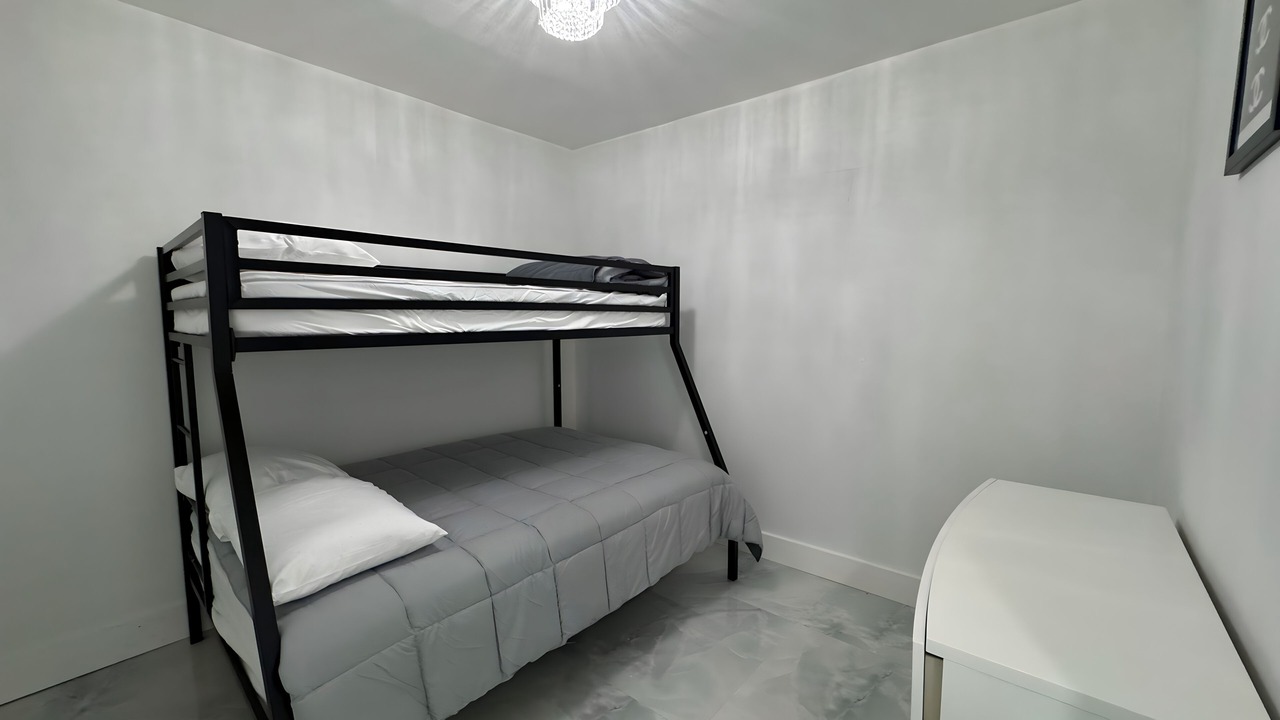 Photo of Bedroom in Miami Shores
