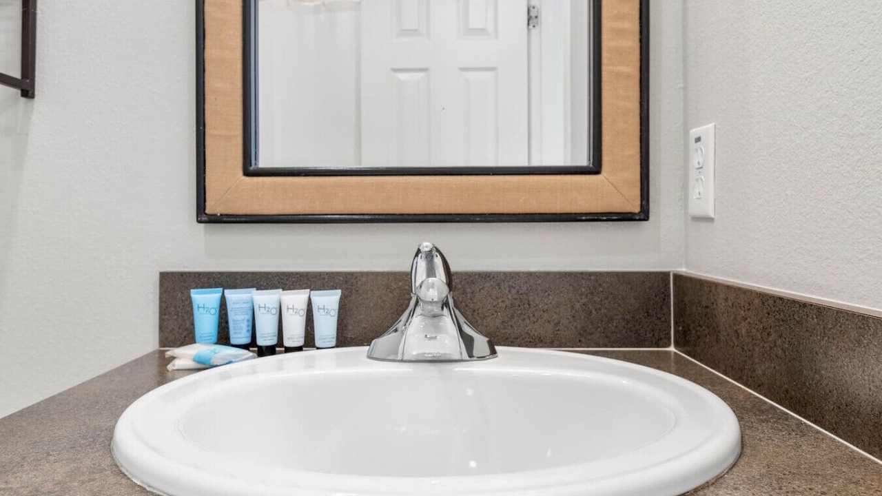 Photo of Bathroom in Courier City - Oscawana