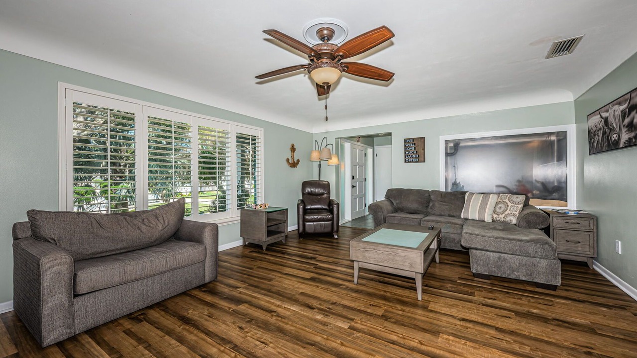 Photo of Livingroom in Harbor Hills