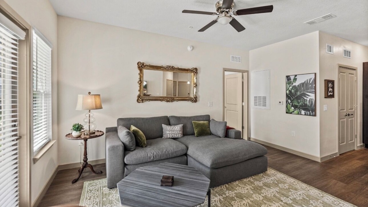 Photo of Livingroom in Winter Haven
