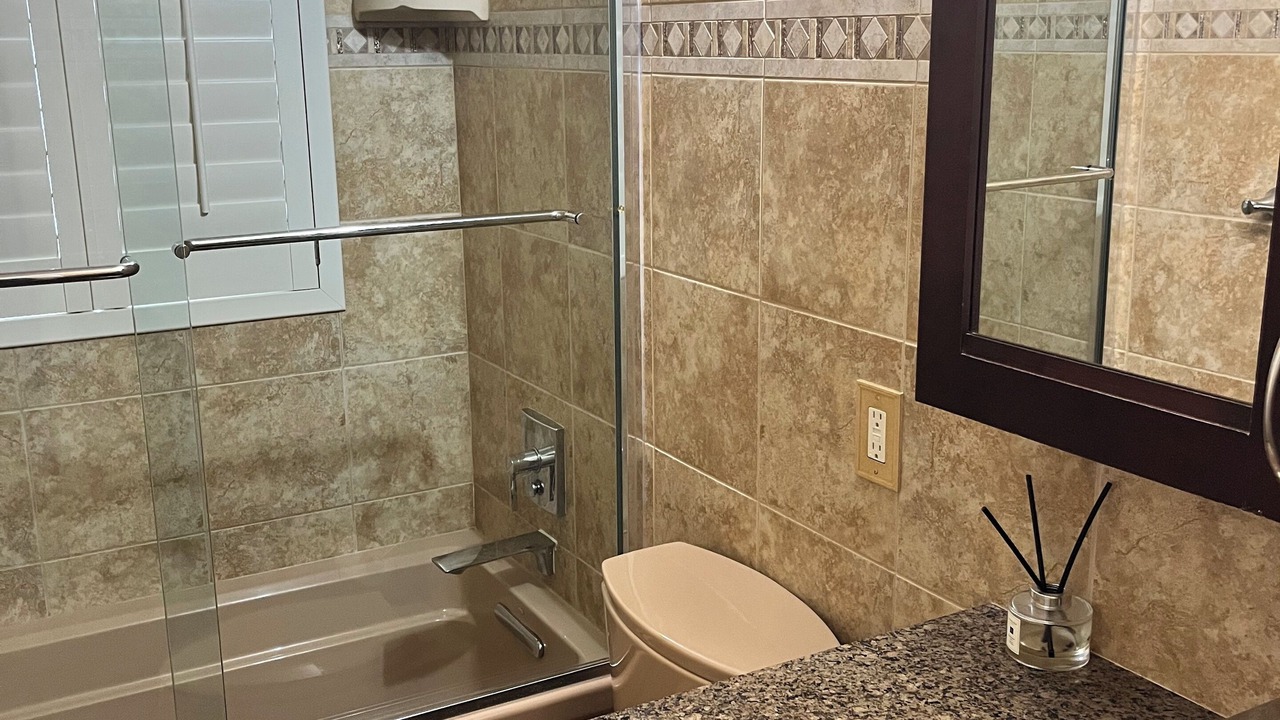 Photo of Bathroom in Sandalfoot Cove