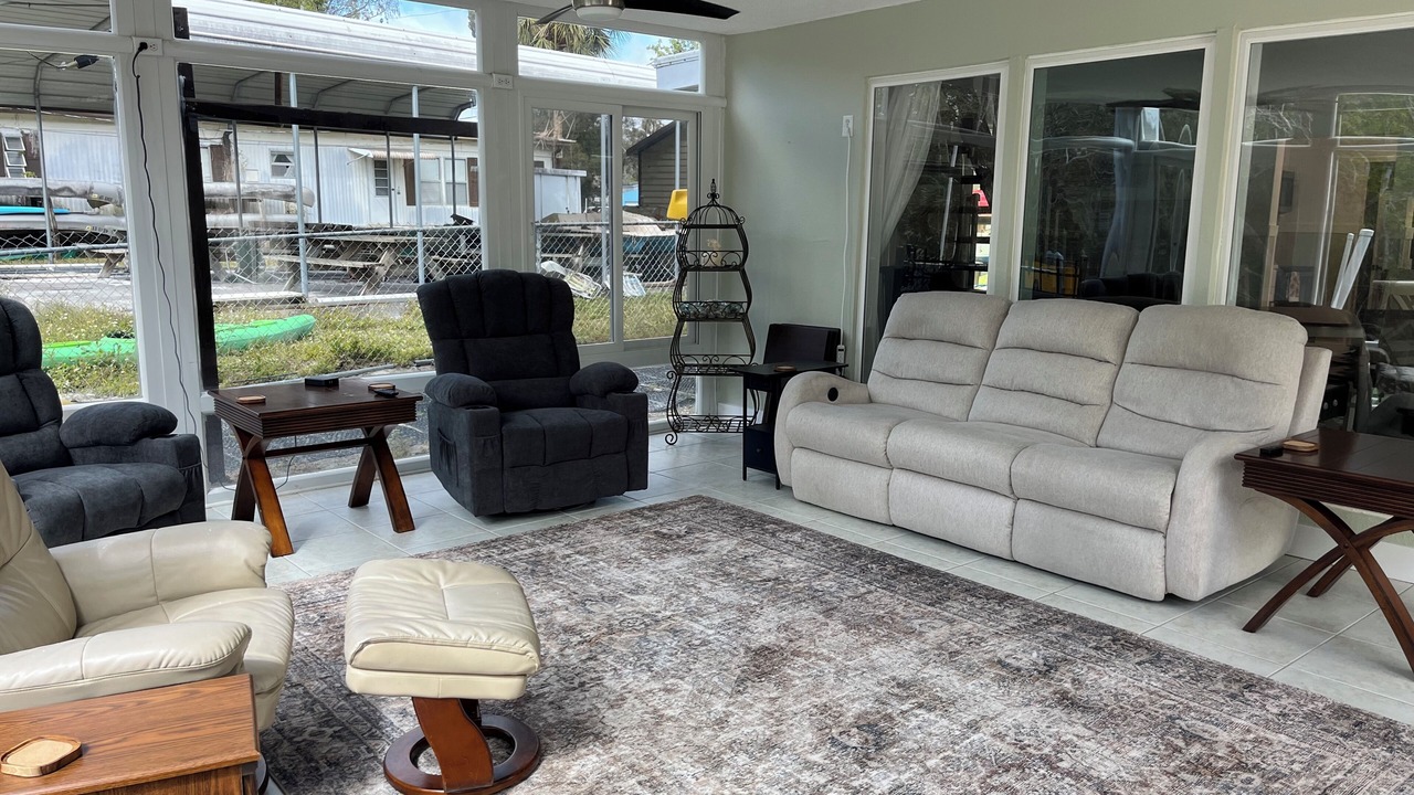 Photo of Bedroom in Weeki Wachee Gardens