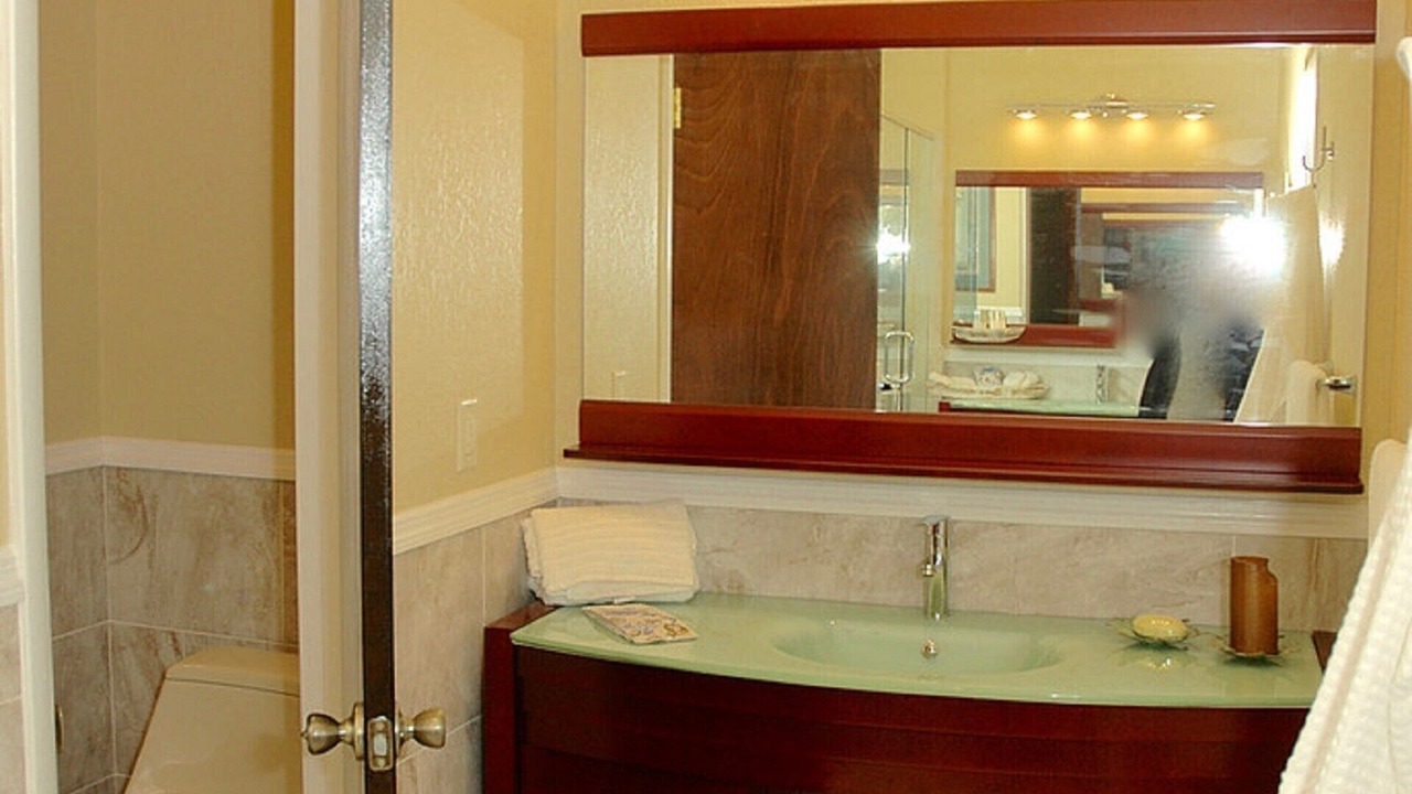 Photo of Bathroom in Oakview Heights