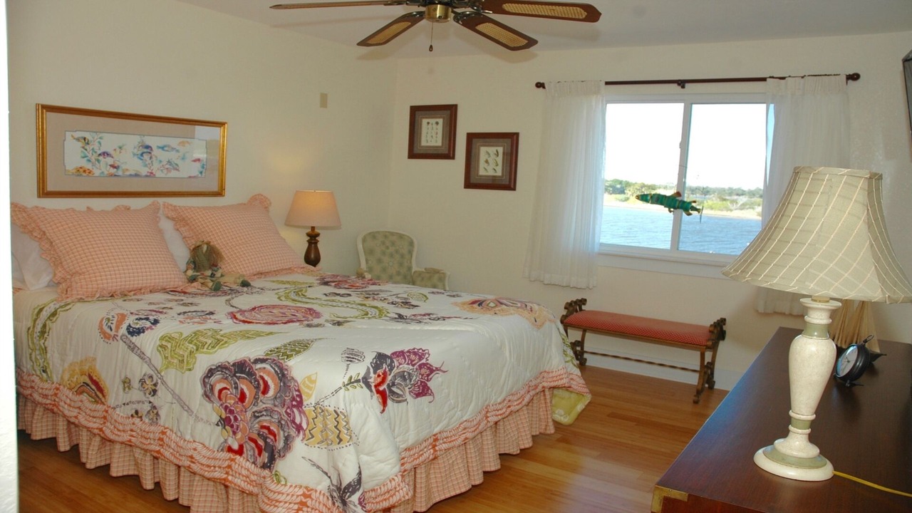 Photo of Bedroom in Oakview Heights