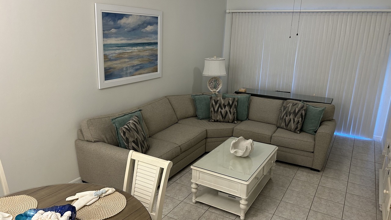 Photo of Livingroom in Stoneybrook