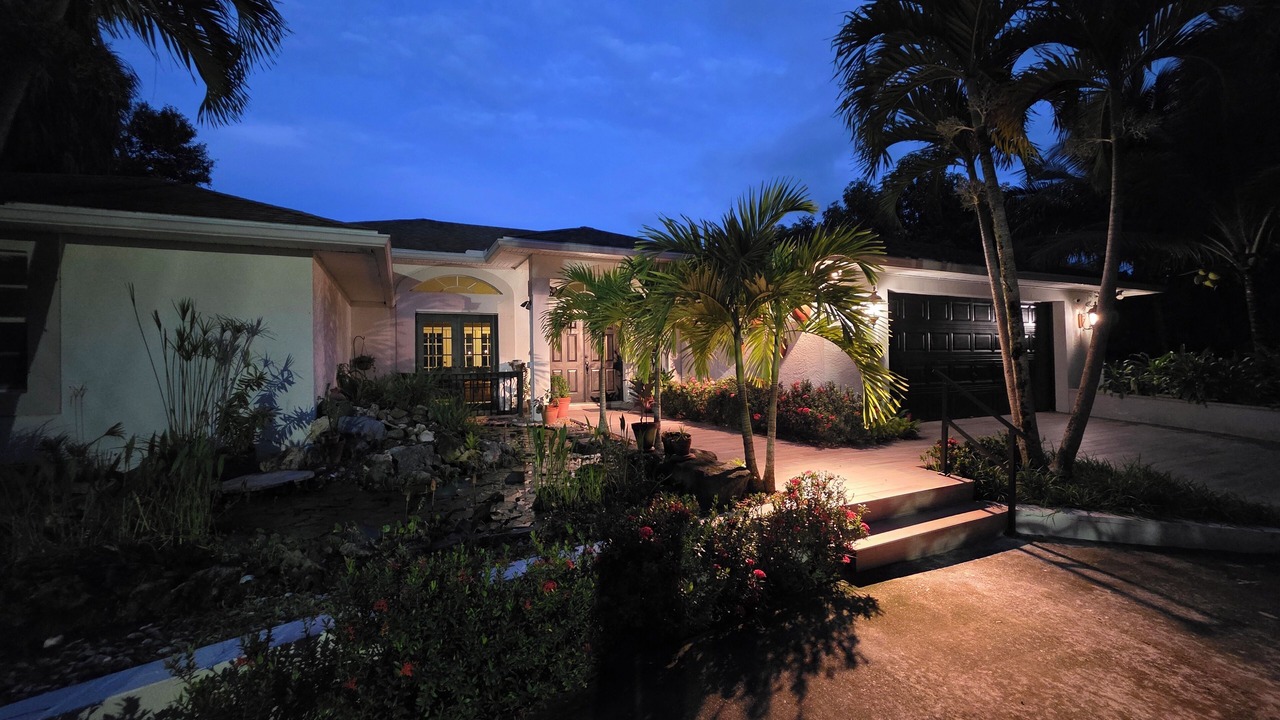 Photo of Outdoor in Jupiter Farms