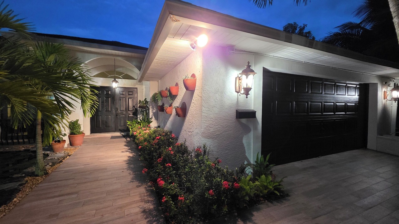 Photo of Outdoor in Jupiter Farms