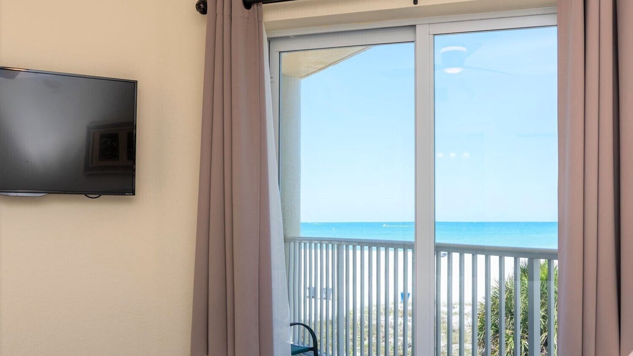 Photo of Patio Balcony in Treasure Island