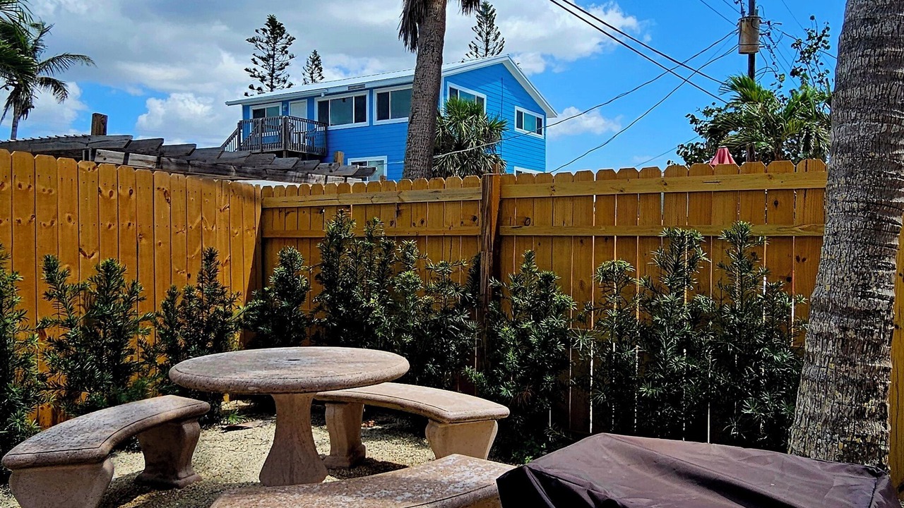 Photo of Outdoor in Englewood