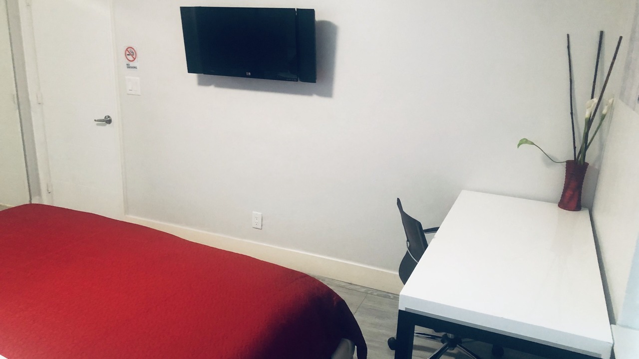 Photo of Bedroom in Royal Poinciana