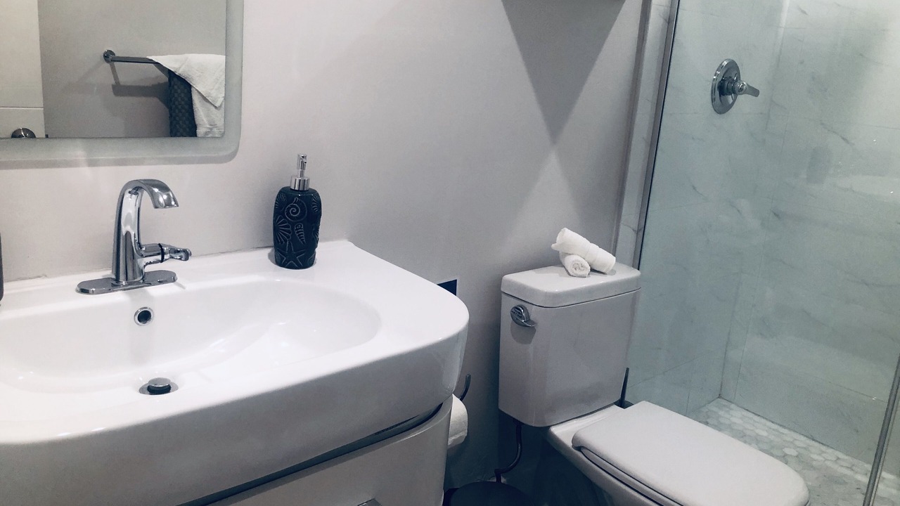Photo of Bathroom in Royal Poinciana