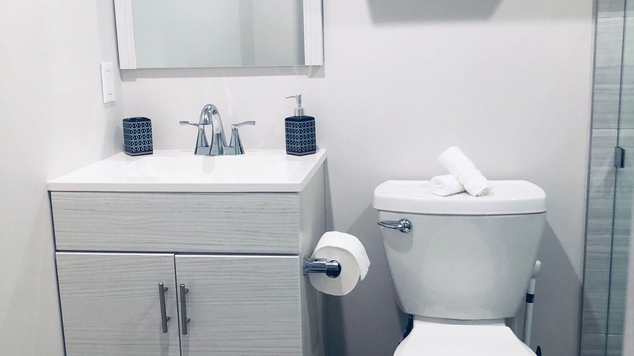 Photo of Bathroom in Royal Poinciana