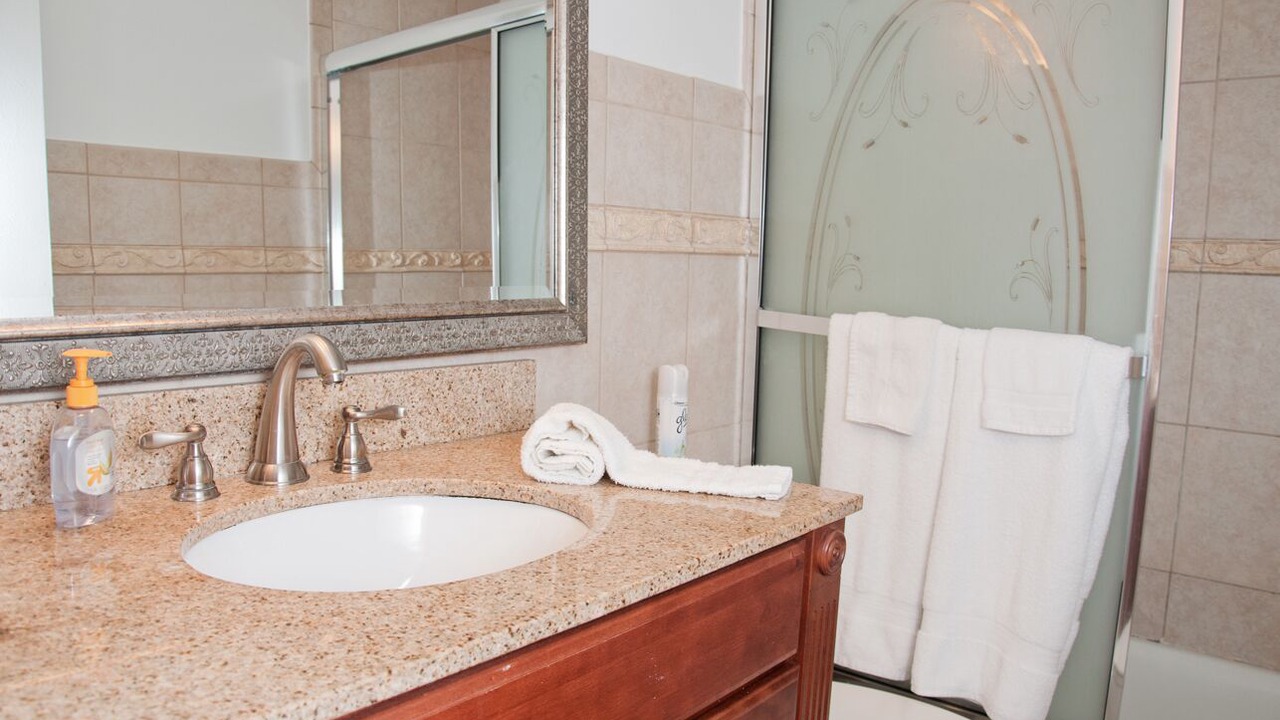 Photo of Bathroom in Galt Mile