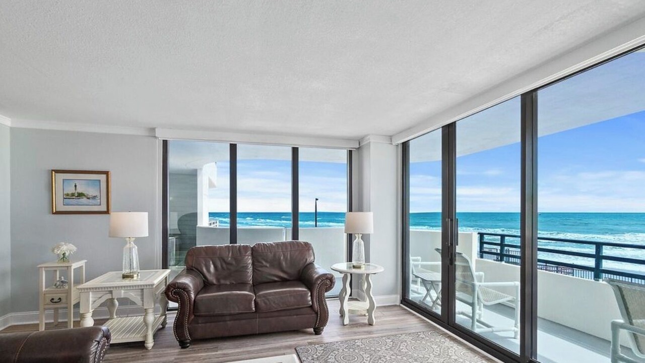 Photo of Livingroom in Daytona Beach