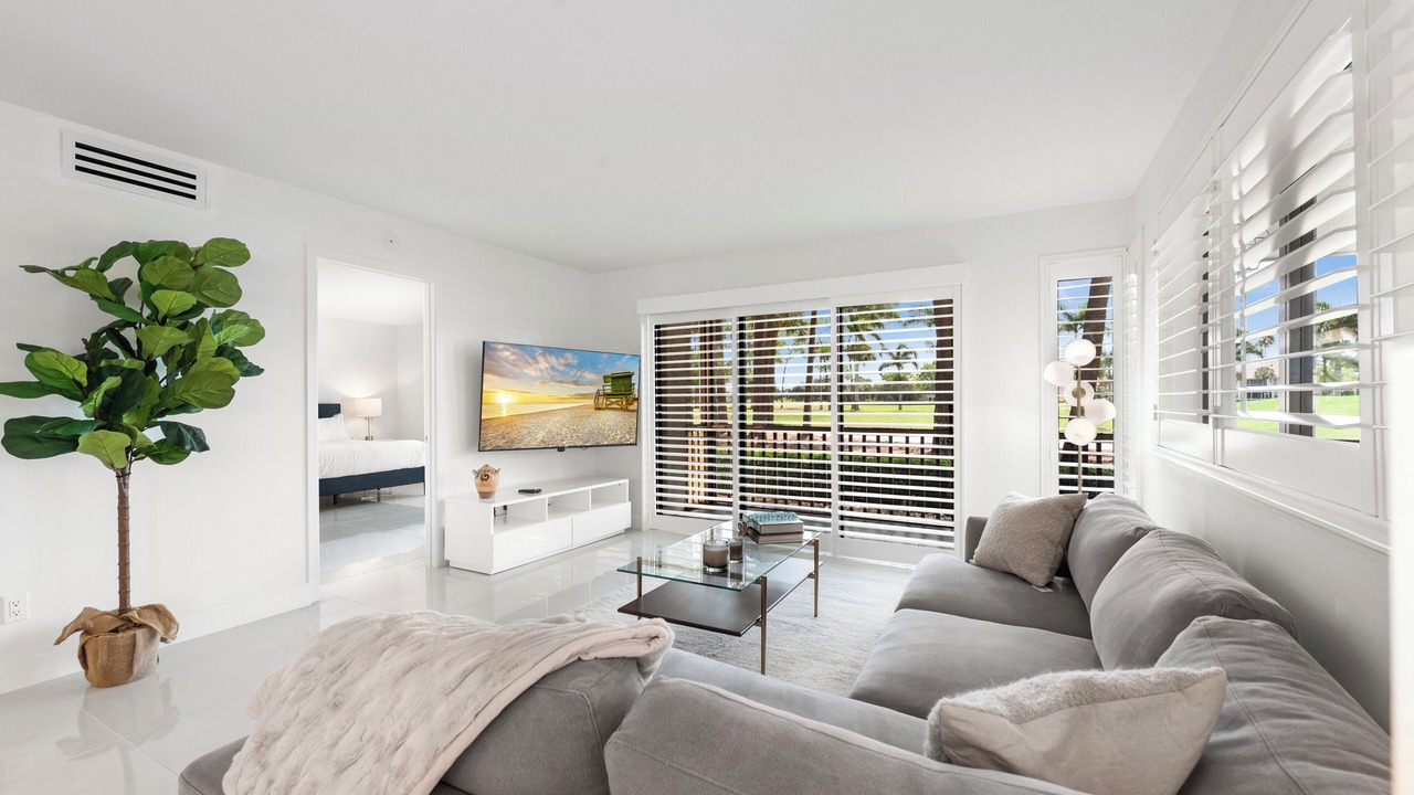 Photo of Livingroom in Hunt Club