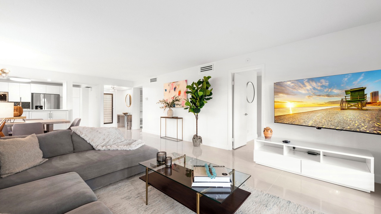 Photo of Livingroom in Hunt Club
