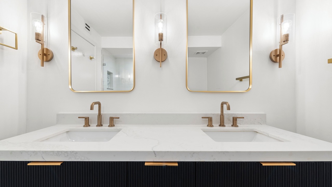 Photo of Bathroom in Hunt Club