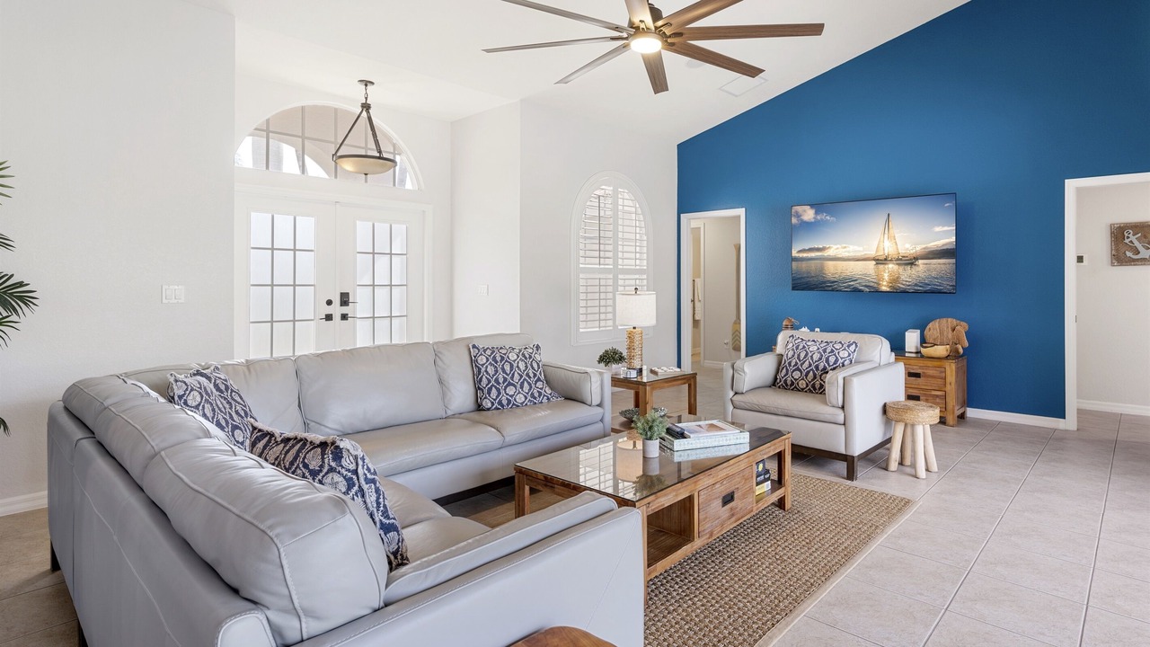 Photo of Livingroom in Central Naples