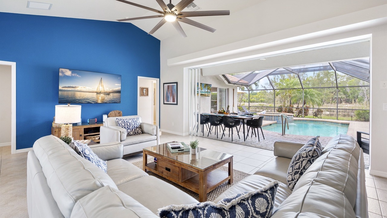 Photo of Livingroom in Central Naples