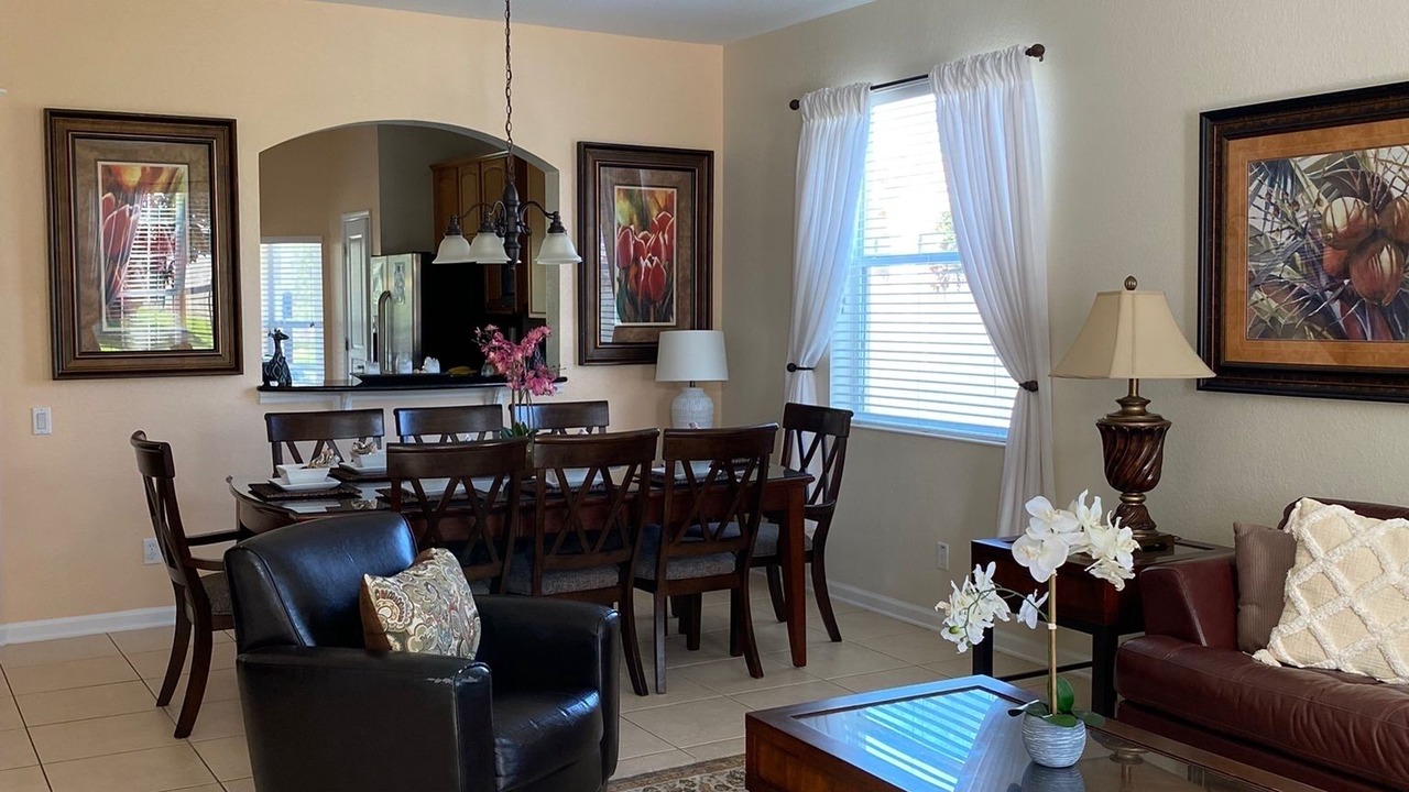 Photo of Livingroom in Windsor Hills