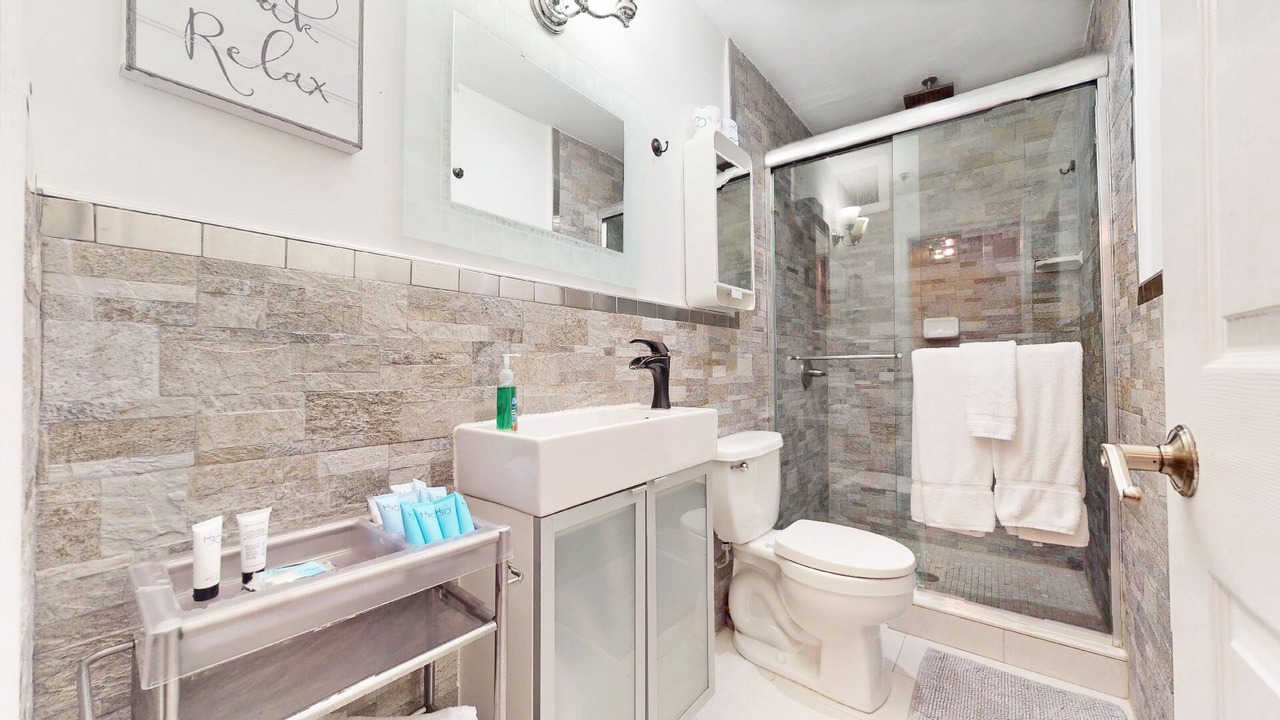 Photo of Bathroom in West Avenue