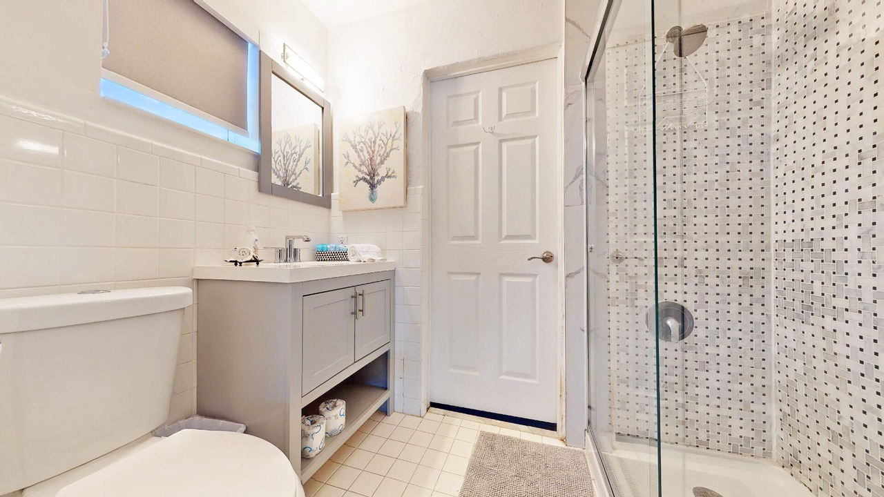 Photo of Bathroom in West Avenue