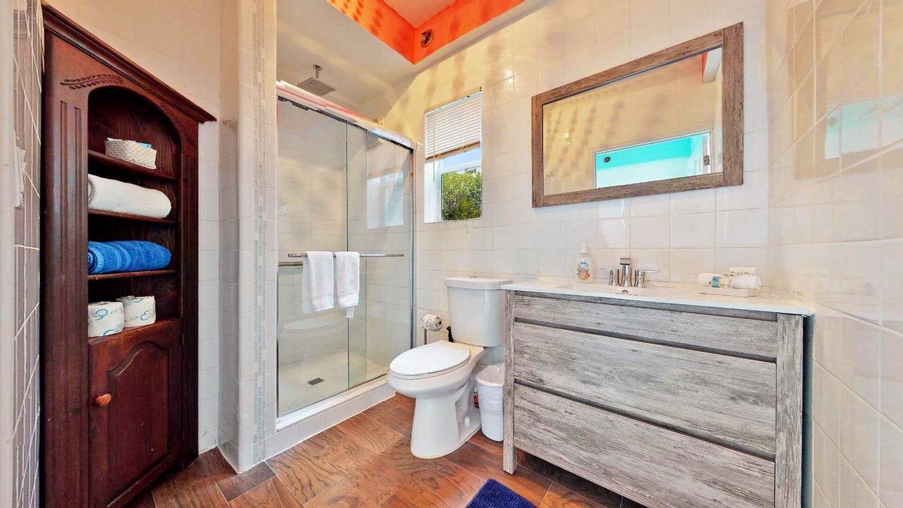 Photo of Bathroom in West Avenue