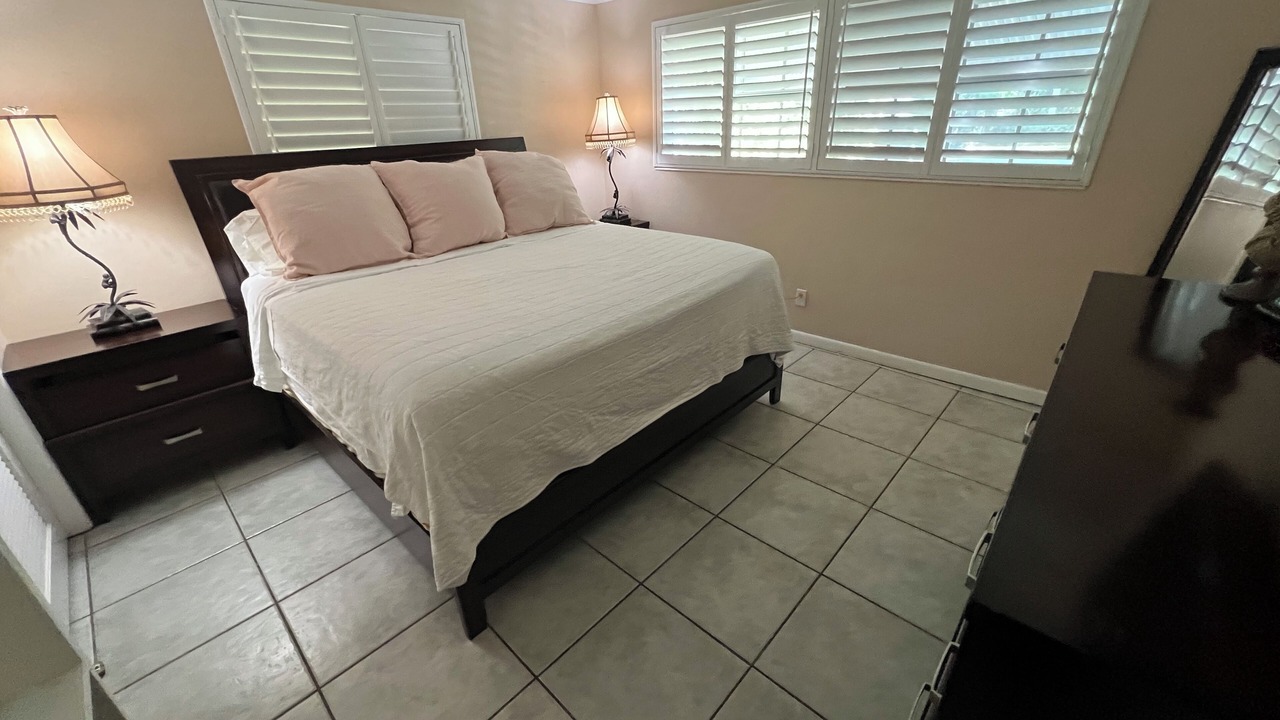 Photo of Bedroom in Yacht Club Estates