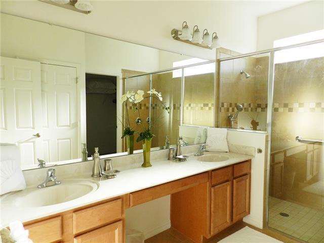 Photo of Kitchen in Watersong